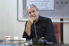 ما آثار نویسنده‌های خودمان را اکثراً جدی نمی‌گیریم