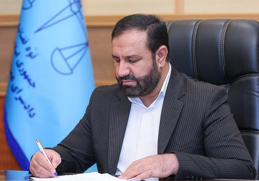 تداوم برخورد با عوامل اخلال در بازار ارز؛ شناسایی ۵۱ صفحه و توقیف ۲۴ صفحه مجازی فعال در قیمت‌گذاری کاذب ارز/ گرداننده ۱۶ کانال تخصصی قیمت‌گذاری شناسایی شد/ هشدار دادستان تهران: برخورد شدید خواهیم کرد