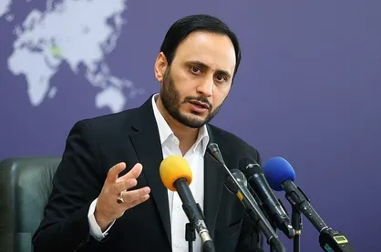 کلید حل مشکلات را بیرون از کشور و در دست خارجی&zwnj;ها نبینیم/ عذرخواهی سخنگوی دولت بابت کمبود دارو