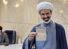 میرزایی: اگر مردم به من اعتماد کنند در مسیر خدمت کفش آهنی خواهم پوشید