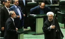روحانی صحن علنی مجلس را ترک کرد