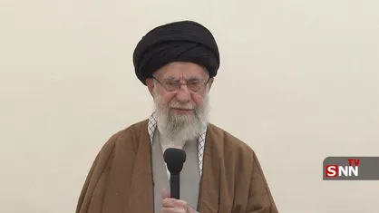 رهبر انقلاب: امیدوارم راهپیمایی روز قدس امسال یکی از با عزت&zwnj;ترین راهپیمایی&zwnj;های این چند سال باشد / حضور مردم تبلیغات باطل دشمن را خنثی خواهد کرد+فیلم و عکس