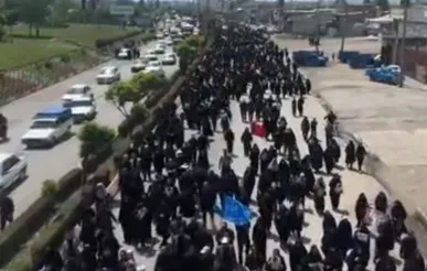عزاداری اردبیلی‌های جامانده از بدرقه امام شهید در تهران
