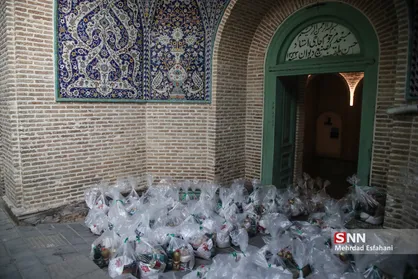 جهادگران دانشگاه صنعتی ارومیه بسته&zwnj;های معیشتی بین خانواده&zwnj;های نیازمند توزیع کردند