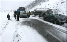 برف و کولاک در ۷ استان کشور/ امدادرسانی به ۱۰۴ خودرو درگیر در برف