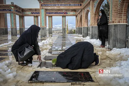 زیارت اهل قبور در آخرین پنجشنبه سال
