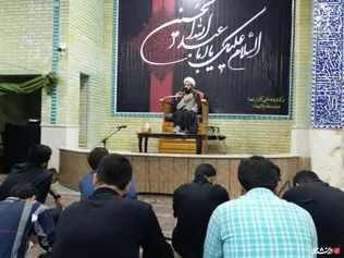 مراسم بدرقه دانشجویان زائر اربعین حسینی دانشگاه صنعتی کرمانشاه، در مزار شهدا کرمانشاه برگزار شد