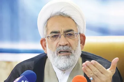 درخواست دانشجویان از دادستان برای ورود به ادعای ظریف درباره پولشویی