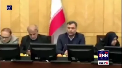 همتی: همه گله&zwnj;&lrm;&zwnj;مند هستند که چرا بانک&zwnj;ها وام نمی&zwnj;دهند؛ این کار برای کنترل نقدینگی و تورم است