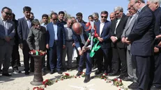 آغاز ساخت مرکز توانبخشی «باب‌الحوائج» کازرون با حضور وزیر کار
