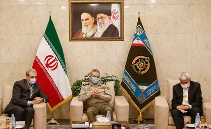دیدار امیر موسوی با فرماندهان و رزمندگان ارتش در دوران دفاع مقدس