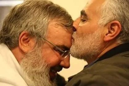 نصرالله: ماجرای اصرار سردار سلیمانی برای حضور در لبنان در جنگ ۳۳ روزه / حاضر بودم جانم را فدای حاج قاسم کنم