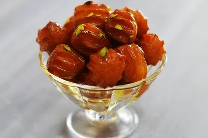 قیمت زولبیا بامیه در ماه رمضان امسال / نرخ شیرینی رکورد ۸۰۰ هزار تومانی را در تهران شکست