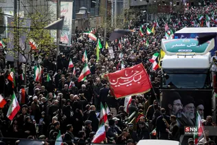 مراسم تشییع شهدای ناوگان دنا در میدان انقلاب تهران