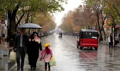 بارش ۱ میلی&zwnj;متری باران در همدان / هشدار کاهش محسوس دما تا منفی ۵ درجه + فیلم
