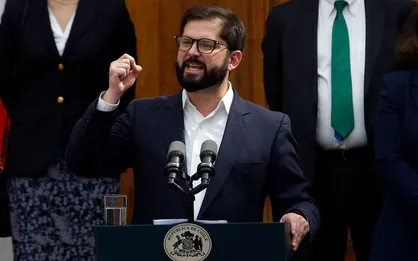 رئیس&zwnj;جمهور شیلی به دنبال کاهش وابستگی به اسرائیل در روابط نظامی