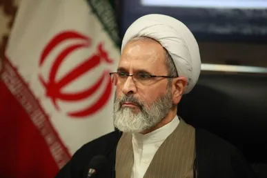 قدردانی آیت الله اعرافی از خدمات امدادگران هلال احمر در جنگ