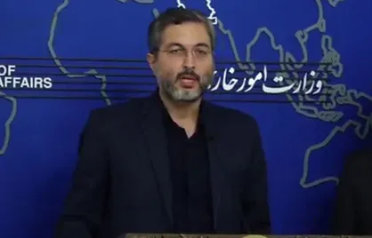 حضور تنها بازمانده جنایت صهیونیست&zwnj;ها در آستانه اشرفیه در نشست خبری سخنگو