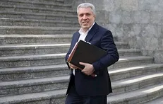 مونسان اولین وزیر میراث فرهنگی و صنایع دستی شد
