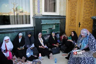مراسم معنوی دعای عرفه در حرم مطهر رضوی