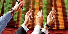 کاهش قیمت جهانی نفت باعث زیان خریداران از بورس نمی‌شود/پوشش ریسک نوسانات با ضریب تعدیل