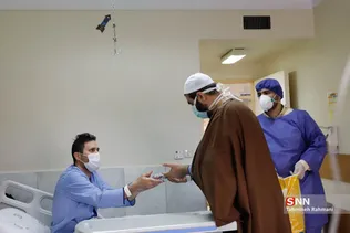 
جشن روز پدر در بخش ویژه کرونا بیمارستان بقیه الله (عج)