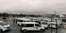 حضور پررنگ دانش‌آموزان در میان معترضان فرانسوی/ رانندگان آمبولانس، «شانزلیزه» پاریس را بستند