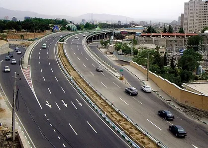 بزرگراه یادگار از زیر &laquo;بوستان جی&raquo; به بزرگراه سعیدی متصل می&zwnj;گردد