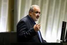 علی‌آبادی: ۲۳ شرکت برای واردات خودرو مجوز گرفته‌اند / باید واردات برای افراد آزاد شود
