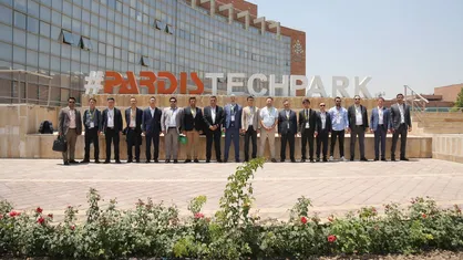 بازدید جمعی از مهمانان خارجی نمایشگاه الکامپ از پارک فناوری پردیس