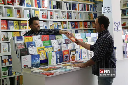 نسخه&zwnj;های الکترونیکی هنوز جایگزین خوبی برای کتاب&zwnj;های کاغذی نیستند/ لزوم حمایت مستمر از چاپ کتاب