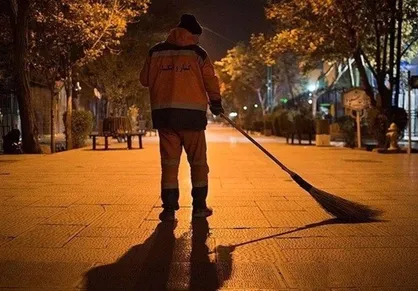 تجهیز لباس پاکبان&zwnj;های شهر تهران به چراغ چشمک زن