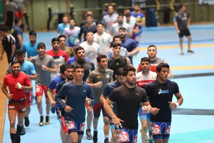 محمد بنا ۳۰ فرنگی کار را به اردو فراخواند