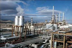 صادرات ۱۴ میلیارد دلاری صنعت پتروشیمی تا پایان ۱۴۰۰