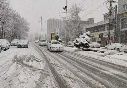 بارش برف و باران در محور&zwnj;های کهگیلویه و بویراحمد / تردد خودروهای سنگین در محور یاسوج&ndash;اقلید ممنوع شد