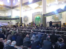 مشکلات کشور ناشی از نفاق برخی مسئولان است/ انقلابی که زنده نباشد، دشمن ندارد
