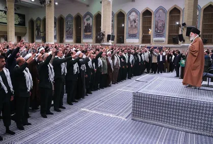 رهبر انقلاب: مردم توطئه دشمنان را با آن&zwnj;همه هزینه نابود کردند
