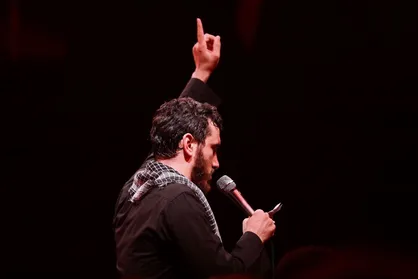 مداحی &laquo;ای بلند آوازه؛ مکتب تو هنوز جریان سازه&raquo; مهدی رسولی + فیلم