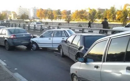 ١٨ مصدوم در تصادف زنجیره ای!