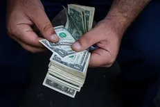 شکست عملیات تروریست‌ها در بازار ارز/ دلار به قیمت ۵۰ هزار و ۱۰۰ تومان بازگشت