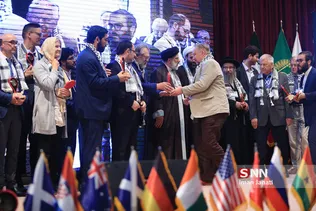 تجلیل از مهمانان شرکت کننده در ششمین کنفرانس بین المللی افق نو