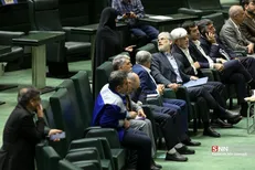 مخالف وزیر پیشنهادی : هیچ نسبتی با جوانان ندارد /  موافق: دنیامالی در سطح ورزش پایه و قهرمانی سابقه درخشانی دارد + فیلم