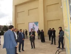 جای مسئولین استانی در اکران‌های جشنواره رویش یزد خالی بود/ دانشجویان انقلابی، مظلومانه جشنواره رویش را برگزار کردند