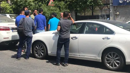 تجمع دوباره هواداران استقلال مقابل باشگاه