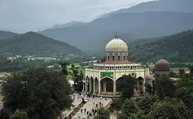 امامزاده هاشم رشت؛ نگین زیارتی در مسیر تهران ـ رشت