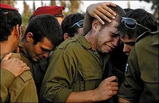 فیلم| سرباز اسرائیلی از ترس «ترقه» فلسطینی‌ها فرار کرد!