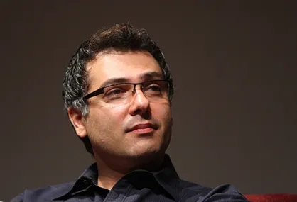 انتقاد کوروش تهامی از اظهارنظرهای هنرمندان در فضای مجازی