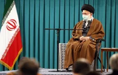 فیلم / مدیحه سرایی مداحان اهل بیت عصمت و طهارت در حضور رهبر معظم انقلاب