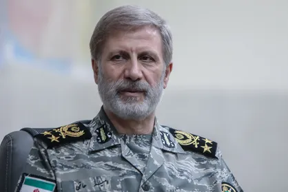 سرلشکر حاتمی: وحدت ناگسستنی ارتش و سپاه، چون سپر آهنینی از کشورمان در برابر فتنه&zwnj;ها و توطئه&zwnj;های دشمنان، محافظت می&zwnj;کند + فیلم