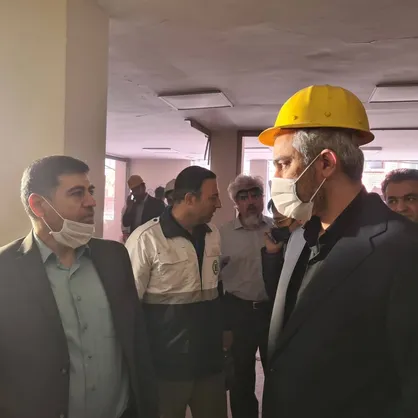 وزیر اقتصاد از دانشگاه شریف بازدید کرد+ عکس